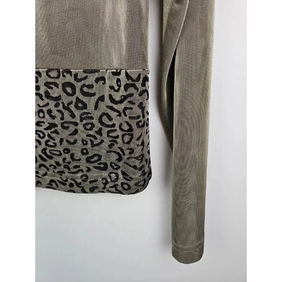 Private Edition Chico's Blouse Top Olive Green Animal Print Block Button Size 0 - Picture 5 of 9